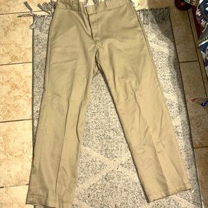 Dickies Men size 36x32 khaki pants